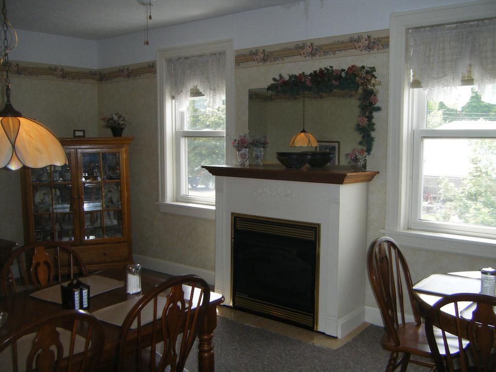 Boardwalk Inn Saint-Ignace Extérieur photo