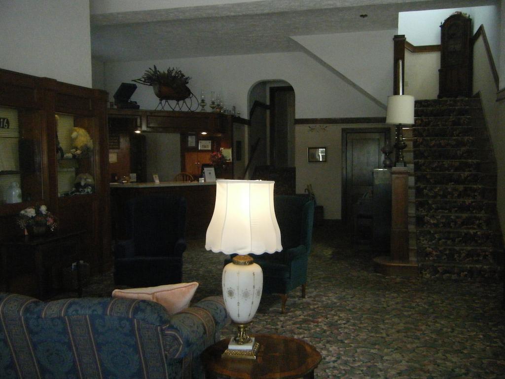 Boardwalk Inn Saint-Ignace Extérieur photo
